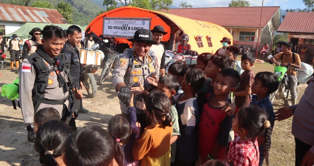 Di Jalur Terputus Pascabencana, Kapolres Aceh Tengah Hadir Menguatkan Warga Linge