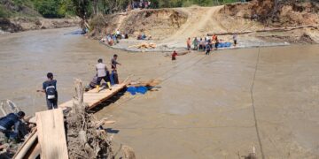 Sepeda Motor Pengangkut Bantuan Terjatuh ke Sungai Kala Ili, Pengendara Selamat