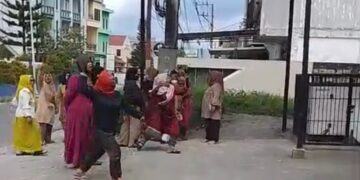 Enggan Teken Kesepakatan Relaksasi, Kantor FIF Takengon Dilempari Emak-Emak