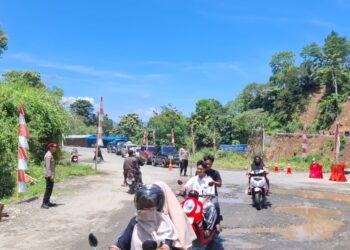 Waspada! Jalan Umah Besi Bener Meriah Terapkan Buka Tutup, Pengendara Diminta Bersabar