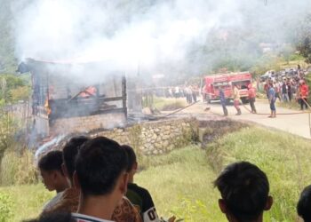 Pangkalan BBM dan Gas di Genuren Bintang Hangus Terbakar 