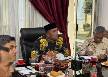 Drainase Lumpuh Saat Hujan, Wabup Muchsin Hasan Kumpulkan Reje Kampung