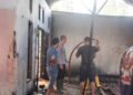 Diduga Korsleting Listrik, Satu Unit Rumah di Mengaya Hangus Terbakar