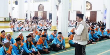 Lepas 235 JCH Aceh Tengah, Haili Yoga Ingatkan Khusyuk Ibadah, Jangan Sibuk Beli Oleh – Oleh
