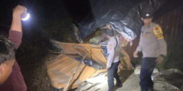 Truk Pengangkut Kopi Tabrak Tebing di Bener Meriah, Sopir Tewas Terjepit Kabin