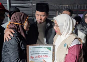 Baitul Mal Aceh Tengah Salurkan Bantuan Rp2,5 Juta per KK untuk Korban Kebakaran Jagong Jeget