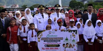 Baitul Mal Aceh Tengah Santuni 800 Anak Yatim-Piatu, Total Bantuan Rp400 Juta