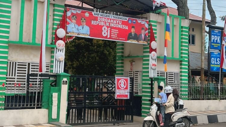 Tangis di Gerbang Sekolah, Siswa SMPN 1 Takengon Harus Pulang karena Terlambat