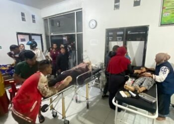 Longsor di Sanehen, Sejumlah Warga Dievakuasi ke Puskesmas Angkup, 1 Dilaporkan Kritis 