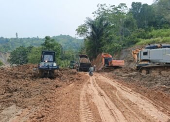 Keluhan Jalan Berlumpur di Celala Dijawab PPK “Hari ini Sudah Normal”