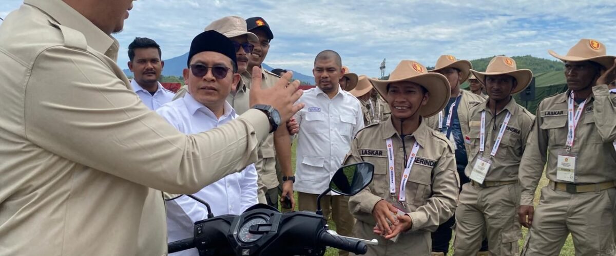 Tangis Ibunda Pecah Saat Warga Aceh Tengah ini Pulang Bawa Motor Hadiah dari Gerindra Aceh