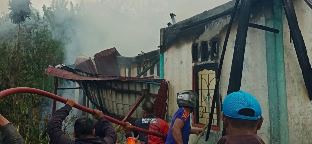 Satu Rumah di Kelupak Mata Hangus Terbakar